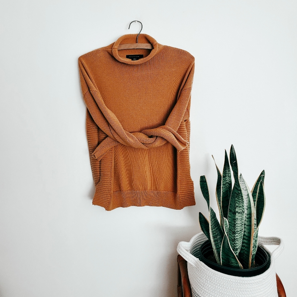 Tahari knit sweater